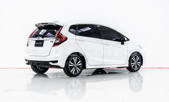 Buy Used Honda Jazz White Car in Bangkok in Bangkok Buy Used Honda Jazz White Car in Bangkok in Bangkok