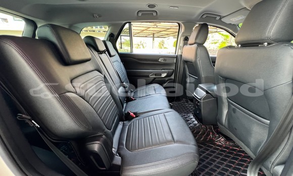 Buy Used Ford Everest White Car in Nonthaburi in Nonthaburi Buy Used Ford Everest White Car in Nonthaburi in Nonthaburi