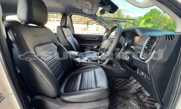 Buy Used Ford Everest White Car in Nonthaburi in Nonthaburi Buy Used Ford Everest White Car in Nonthaburi in Nonthaburi