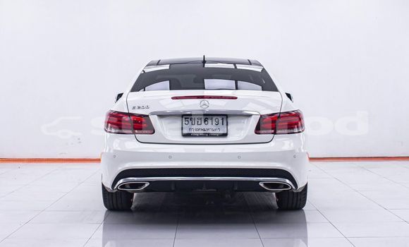 ซื้อ รถมือสอง Mercedes-Benz E-Classe ขาว รถยนต์ ใน %{เมือง} ใน กรุงเทพมหานคร ซื้อ รถมือสอง Mercedes-Benz E-Classe ขาว รถยนต์ ใน %{เมือง} ใน กรุงเทพมหานคร