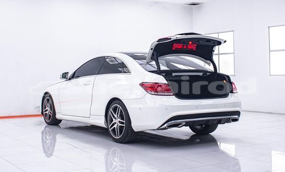 ซื้อ รถมือสอง Mercedes-Benz E-Classe ขาว รถยนต์ ใน %{เมือง} ใน กรุงเทพมหานคร ซื้อ รถมือสอง Mercedes-Benz E-Classe ขาว รถยนต์ ใน %{เมือง} ใน กรุงเทพมหานคร