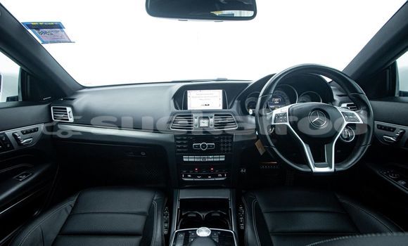 ซื้อ รถมือสอง Mercedes-Benz E-Classe ขาว รถยนต์ ใน %{เมือง} ใน กรุงเทพมหานคร ซื้อ รถมือสอง Mercedes-Benz E-Classe ขาว รถยนต์ ใน %{เมือง} ใน กรุงเทพมหานคร