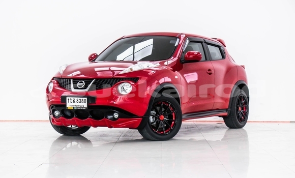 ซื้อ รถมือสอง Nissan Juke สีแดง รถยนต์ ใน %{เมือง} ใน นนทบุรี