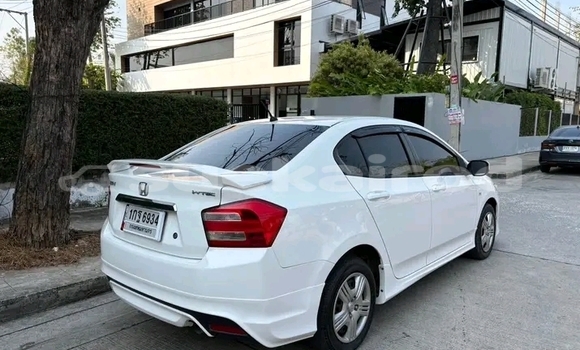 ซื้อ รถมือสอง Honda City ขาว รถยนต์ ใน %{เมือง} ใน ชัยนาท ซื้อ รถมือสอง Honda City ขาว รถยนต์ ใน %{เมือง} ใน ชัยนาท