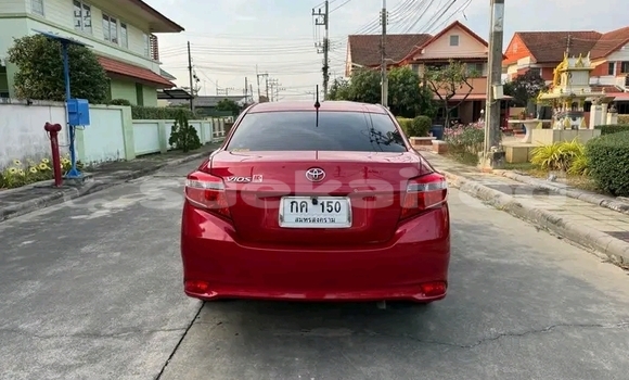 ซื้อ รถมือสอง Toyota Vios สีแดง รถยนต์ ใน %{เมือง} ใน ลำพูน