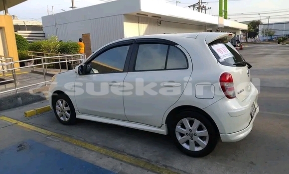 ซื้อ รถมือสอง Nissan March ขาว รถยนต์ ใน %{เมือง} ใน กาฬสินธุ์