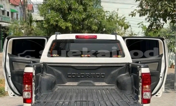 Buy Used Chevrolet Colorado White Car in Lampang in Lampang Buy Used Chevrolet Colorado White Car in Lampang in Lampang