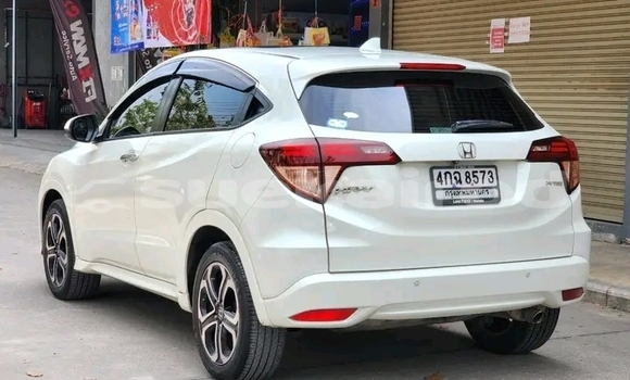 Buy Used Honda HR–V White Car in Chumphon in Chumphon Buy Used Honda HR–V White Car in Chumphon in Chumphon