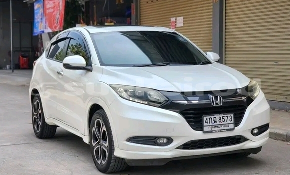 Buy Used Honda HR–V White Car in Chumphon in Chumphon Buy Used Honda HR–V White Car in Chumphon in Chumphon