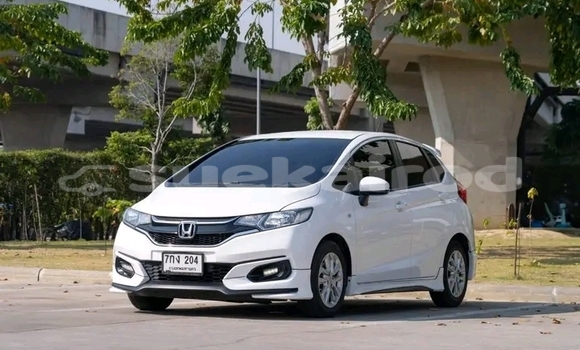 Buy Used Honda Jazz White Car in Chai Nat in Chai Nat Buy Used Honda Jazz White Car in Chai Nat in Chai Nat