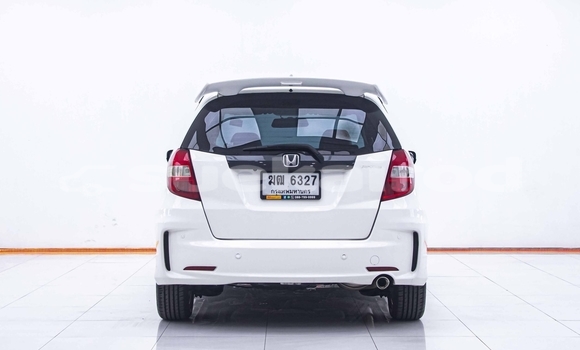 Buy Used Honda Jazz White Car in Nonthaburi in Nonthaburi Buy Used Honda Jazz White Car in Nonthaburi in Nonthaburi