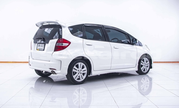 Buy Used Honda Jazz White Car in Nonthaburi in Nonthaburi Buy Used Honda Jazz White Car in Nonthaburi in Nonthaburi