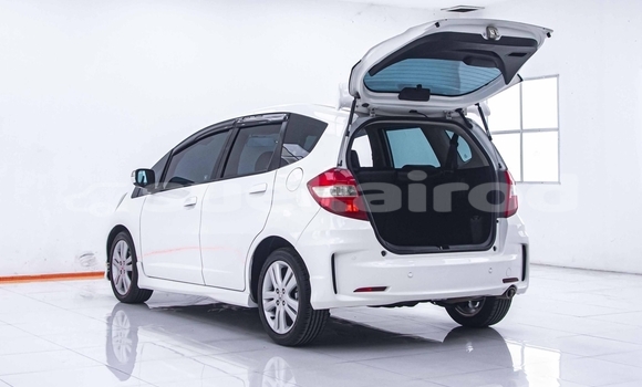 Buy Used Honda Jazz White Car in Nonthaburi in Nonthaburi Buy Used Honda Jazz White Car in Nonthaburi in Nonthaburi