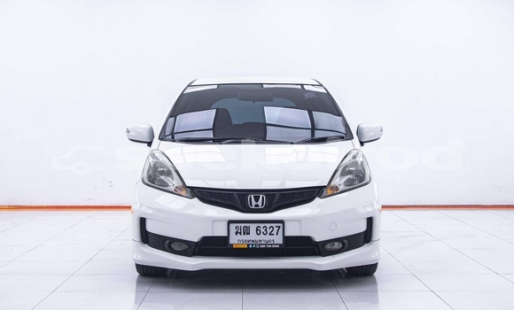 Buy Used Honda Jazz White Car in Nonthaburi in Nonthaburi Buy Used Honda Jazz White Car in Nonthaburi in Nonthaburi
