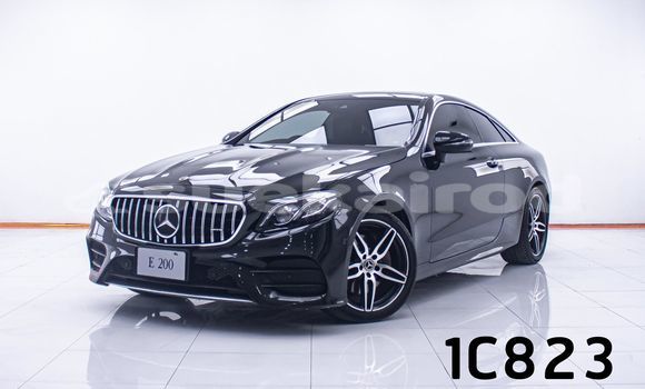 ซื้อ รถมือสอง Mercedes-Benz E-Classe สีดำ รถยนต์ ใน %{เมือง} ใน กรุงเทพมหานคร