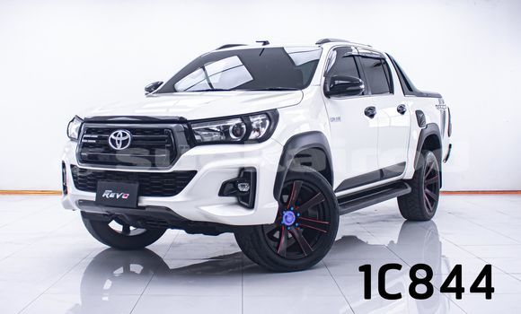 ซื้อ รถมือสอง Toyota Hiluxe Revo ขาว รถยนต์ ใน %{เมือง} ใน กรุงเทพมหานคร