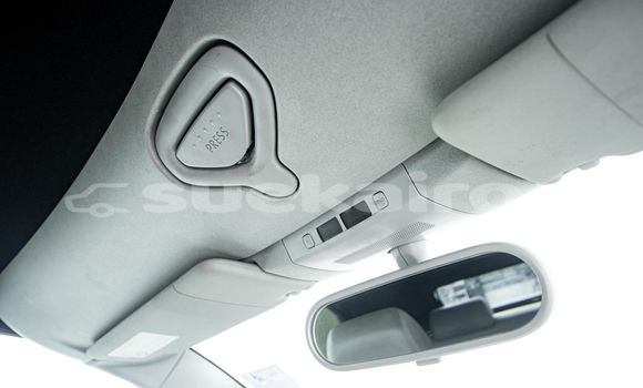 Buy Used Volkswagen Beetle White Car in Nonthaburi in Nonthaburi Buy Used Volkswagen Beetle White Car in Nonthaburi in Nonthaburi