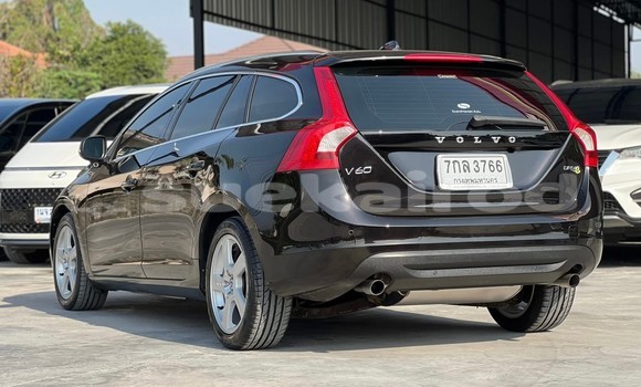 ซื้อ รถมือสอง Volvo V60 สีดำ รถยนต์ ใน %{เมือง} ใน นนทบุรี ซื้อ รถมือสอง Volvo V60 สีดำ รถยนต์ ใน %{เมือง} ใน นนทบุรี