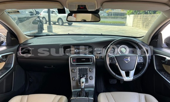 ซื้อ รถมือสอง Volvo V60 สีดำ รถยนต์ ใน %{เมือง} ใน นนทบุรี ซื้อ รถมือสอง Volvo V60 สีดำ รถยนต์ ใน %{เมือง} ใน นนทบุรี