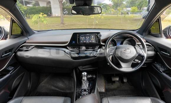 ซื้อ รถมือสอง Toyota C-HR สีแดง รถยนต์ ใน %{เมือง} ใน กรุงเทพมหานคร ซื้อ รถมือสอง Toyota C-HR สีแดง รถยนต์ ใน %{เมือง} ใน กรุงเทพมหานคร