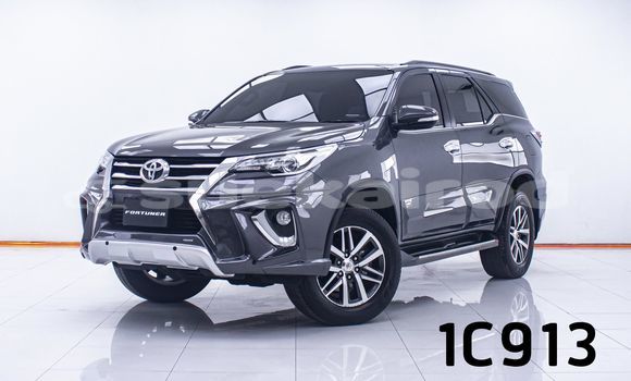 ซื้อ รถมือสอง Toyota Fortuner อื่น ๆ รถยนต์ ใน %{เมือง} ใน กรุงเทพมหานคร