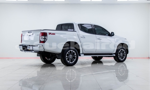 ซื้อ รถมือสอง Mitsubishi Tredia ขาว รถยนต์ ใน %{เมือง} ใน นนทบุรี ซื้อ รถมือสอง Mitsubishi Tredia ขาว รถยนต์ ใน %{เมือง} ใน นนทบุรี