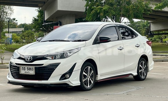 Buy Used Toyota Yaris Ativ White Car in Nonthaburi in Nonthaburi Buy Used Toyota Yaris Ativ White Car in Nonthaburi in Nonthaburi