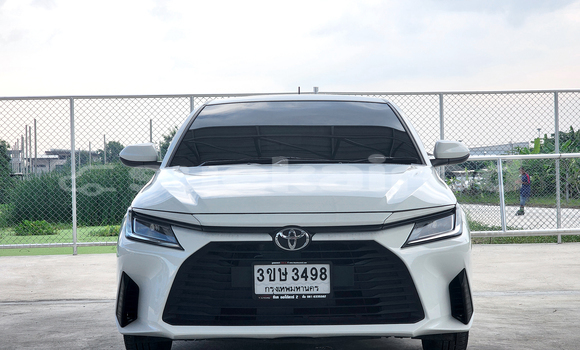 Buy Used Toyota Yaris Ativ White Car in Bangkok in Bangkok Buy Used Toyota Yaris Ativ White Car in Bangkok in Bangkok