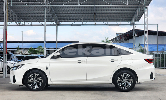 Buy Used Toyota Yaris Ativ White Car in Bangkok in Bangkok Buy Used Toyota Yaris Ativ White Car in Bangkok in Bangkok