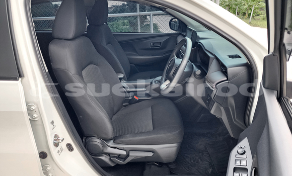 Buy Used Toyota Yaris Ativ White Car in Bangkok in Bangkok Buy Used Toyota Yaris Ativ White Car in Bangkok in Bangkok