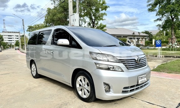 Buy Used Toyota Vellfire Silver Car in Nonthaburi in Nonthaburi Buy Used Toyota Vellfire Silver Car in Nonthaburi in Nonthaburi