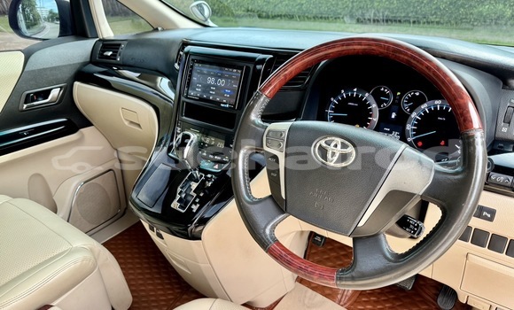 Buy Used Toyota Vellfire Silver Car in Nonthaburi in Nonthaburi Buy Used Toyota Vellfire Silver Car in Nonthaburi in Nonthaburi