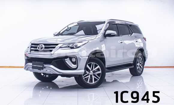 ซื้อ รถมือสอง Toyota Fortuner อื่น ๆ รถยนต์ ใน %{เมือง} ใน กรุงเทพมหานคร