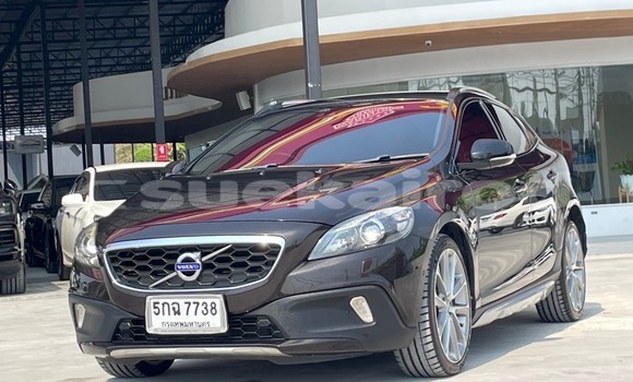 ซื้อ รถมือสอง Volvo V40 Cross Country สีดำ รถยนต์ ใน %{เมือง} ใน นนทบุรี
