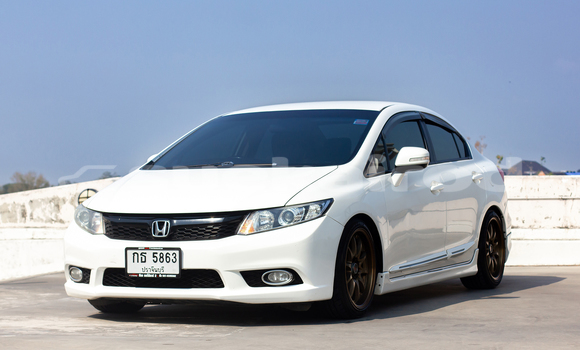 ซื้อ รถมือสอง Honda Civic ขาว รถยนต์ ใน %{เมือง} ใน นนทบุรี