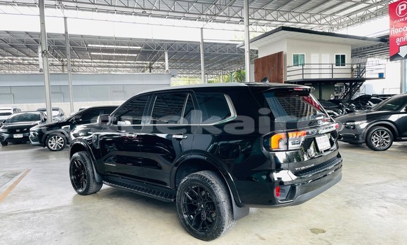 Buy Used Ford Everest Black Car in Nonthaburi in Nonthaburi Buy Used Ford Everest Black Car in Nonthaburi in Nonthaburi