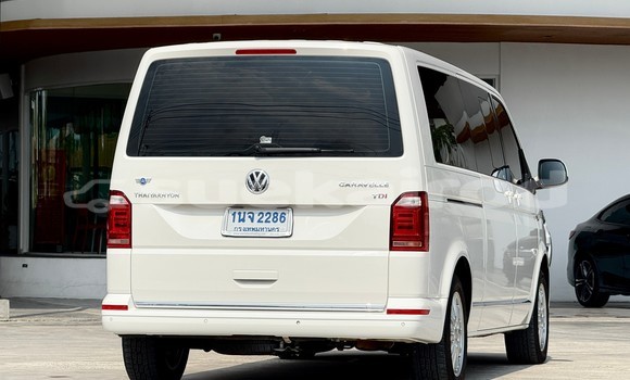 Buy Used Volkswagen Caravelle White Car in Nonthaburi in Nonthaburi Buy Used Volkswagen Caravelle White Car in Nonthaburi in Nonthaburi