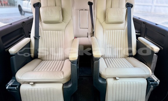Buy Used Volkswagen Caravelle White Car in Nonthaburi in Nonthaburi Buy Used Volkswagen Caravelle White Car in Nonthaburi in Nonthaburi
