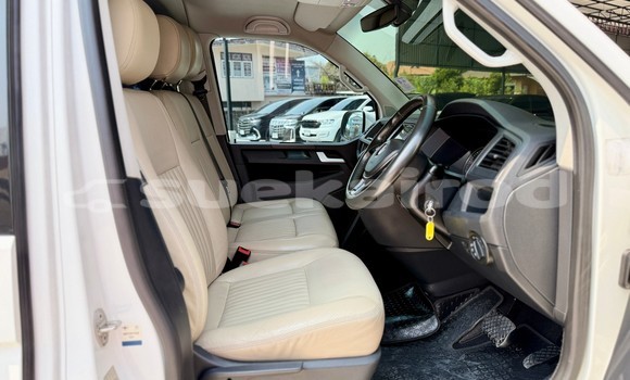 Buy Used Volkswagen Caravelle White Car in Nonthaburi in Nonthaburi Buy Used Volkswagen Caravelle White Car in Nonthaburi in Nonthaburi