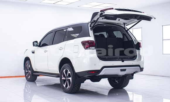 Buy Used Nissan X-Terra White Car in Nonthaburi in Nonthaburi Buy Used Nissan X-Terra White Car in Nonthaburi in Nonthaburi