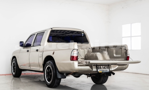 ซื้อ รถมือสอง Mitsubishi Strada สีน้ำตาล รถยนต์ ใน %{เมือง} ใน นนทบุรี ซื้อ รถมือสอง Mitsubishi Strada สีน้ำตาล รถยนต์ ใน %{เมือง} ใน นนทบุรี