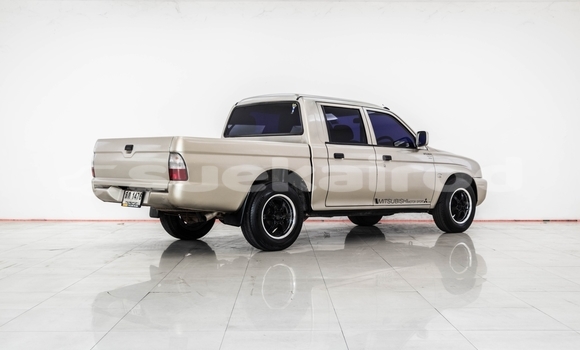 ซื้อ รถมือสอง Mitsubishi Strada สีน้ำตาล รถยนต์ ใน %{เมือง} ใน นนทบุรี ซื้อ รถมือสอง Mitsubishi Strada สีน้ำตาล รถยนต์ ใน %{เมือง} ใน นนทบุรี