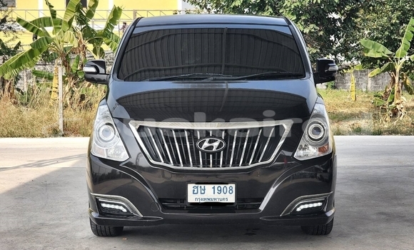 ซื้อ รถมือสอง Hyundai H1 สีดำ รถยนต์ ใน %{เมือง} ใน นนทบุรี ซื้อ รถมือสอง Hyundai H1 สีดำ รถยนต์ ใน %{เมือง} ใน นนทบุรี