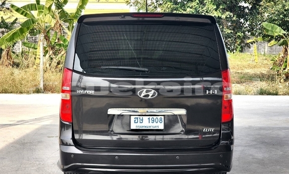 ซื้อ รถมือสอง Hyundai H1 สีดำ รถยนต์ ใน %{เมือง} ใน นนทบุรี ซื้อ รถมือสอง Hyundai H1 สีดำ รถยนต์ ใน %{เมือง} ใน นนทบุรี