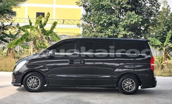 ซื้อ รถมือสอง Hyundai H1 สีดำ รถยนต์ ใน %{เมือง} ใน นนทบุรี ซื้อ รถมือสอง Hyundai H1 สีดำ รถยนต์ ใน %{เมือง} ใน นนทบุรี