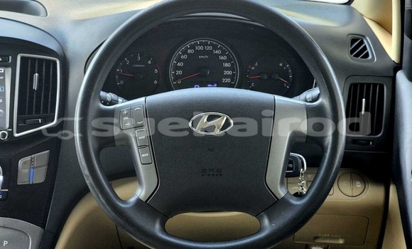 ซื้อ รถมือสอง Hyundai H1 สีดำ รถยนต์ ใน %{เมือง} ใน นนทบุรี ซื้อ รถมือสอง Hyundai H1 สีดำ รถยนต์ ใน %{เมือง} ใน นนทบุรี