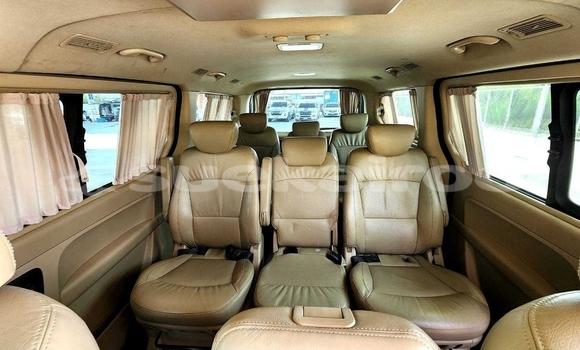 Buy Used Hyundai H1 Black Car in Nonthaburi in Nonthaburi Buy Used Hyundai H1 Black Car in Nonthaburi in Nonthaburi