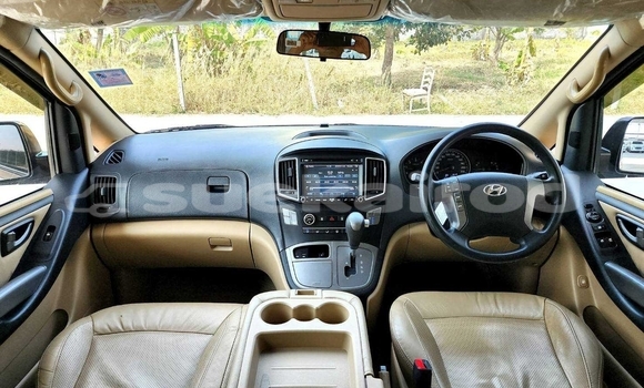 Buy Used Hyundai H1 Black Car in Nonthaburi in Nonthaburi Buy Used Hyundai H1 Black Car in Nonthaburi in Nonthaburi