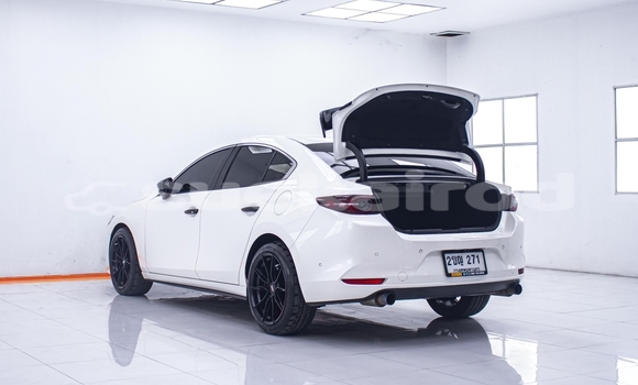 Buy Used Mazda 3 White Car in Nonthaburi in Nonthaburi Buy Used Mazda 3 White Car in Nonthaburi in Nonthaburi