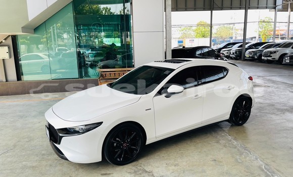 Buy Used Mazda 3 White Car in Nonthaburi in Nonthaburi